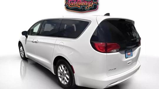 2022 Chrysler Voyager