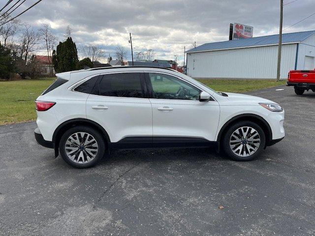 2022 ford escape titanium
