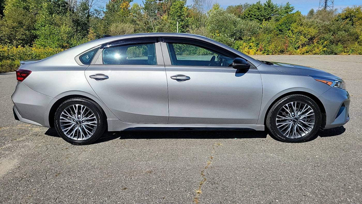 2022 kia forte gt-line