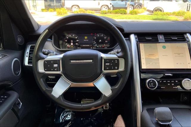 2023 land rover discovery p360 metropolitan edition