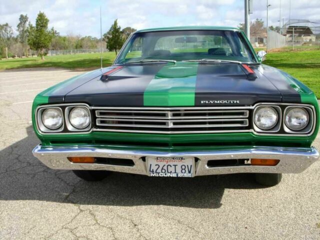 1969 plymouth 426 hemi roadrunner/original/numbers matching/31,000miles