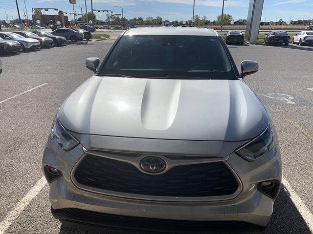 2021 toyota highlander le