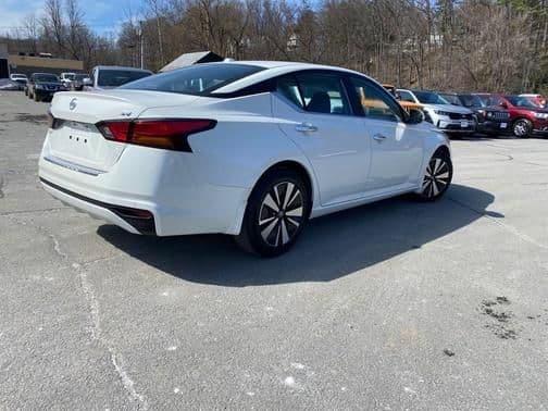 2022 nissan altima 2.5 sv in maple dell, vermont