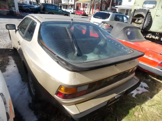 1983 porsche 944 sun roof coupe, turbo look front end, runs and drives