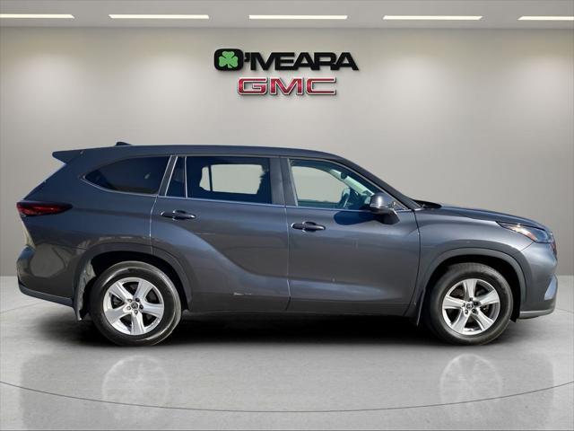 2024 toyota highlander le