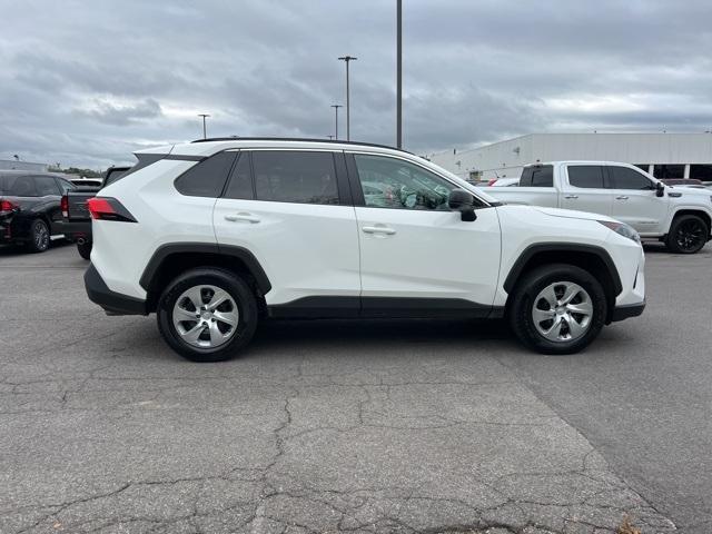2021 toyota rav4 le
