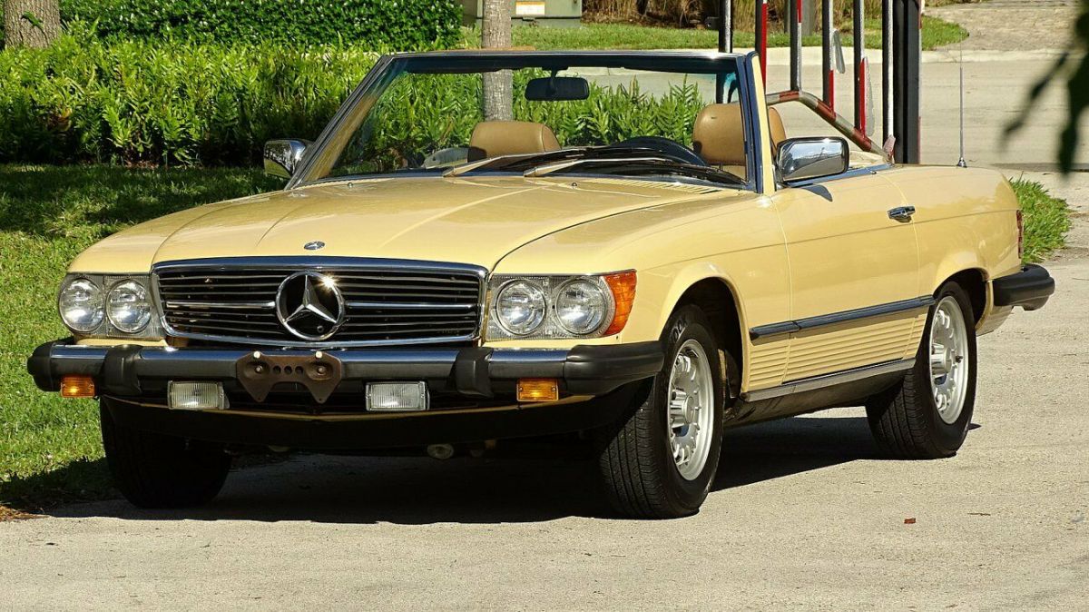1980 mercedes benz 450sl with 38,000 miles in excellent condition inside an out
