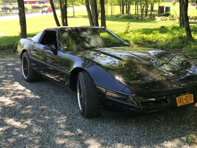 1984 black corvette