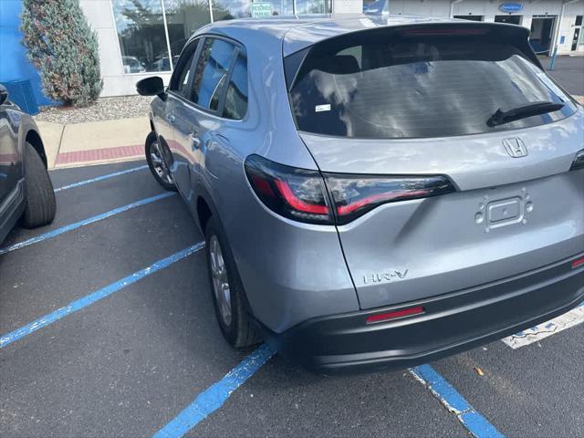 2023 honda hr-v lx