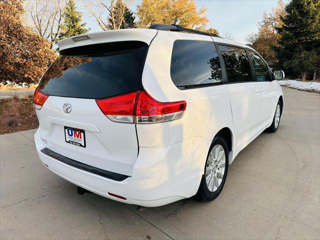2012 toyota sienna le