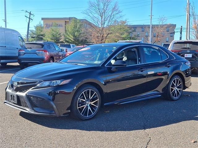 2021 toyota camry se