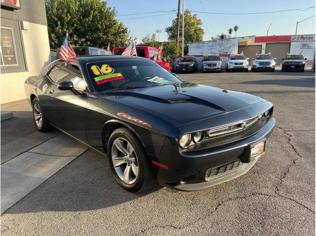 2016 dodge challenger sxt