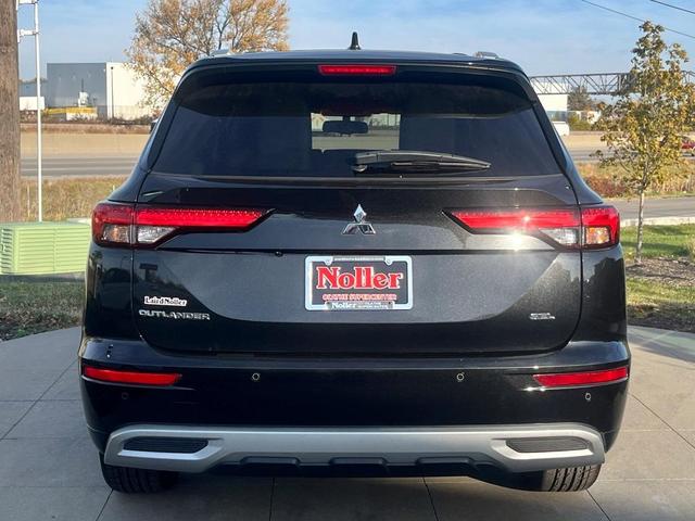2022 mitsubishi outlander sel