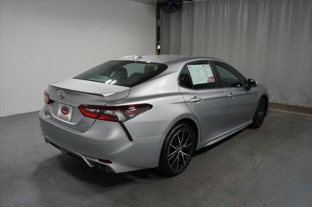 2023 toyota camry se