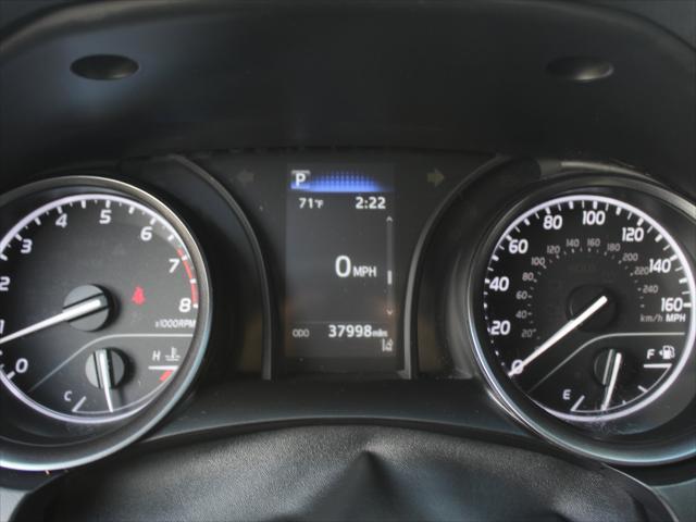 2022 toyota camry se