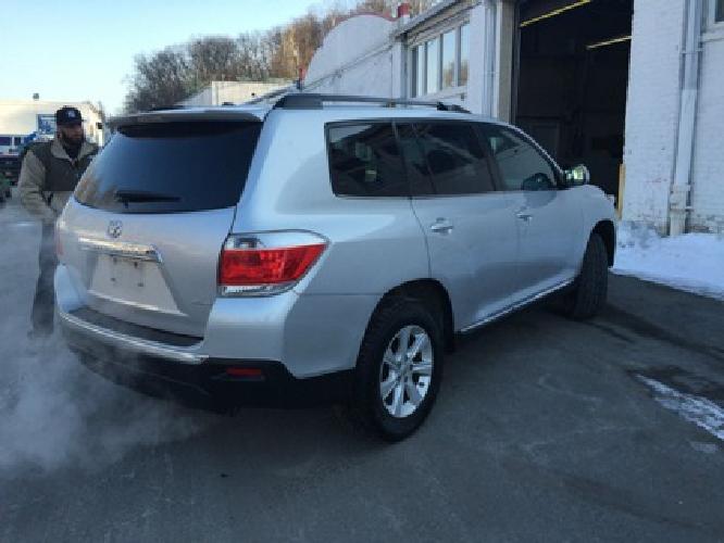2011 toyota highlander in jeffersonville, in