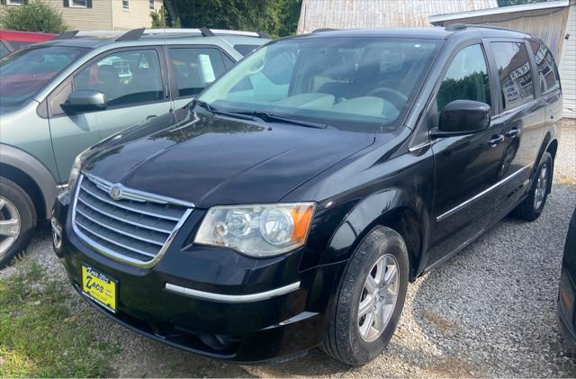 2010 chrysler town & country touring