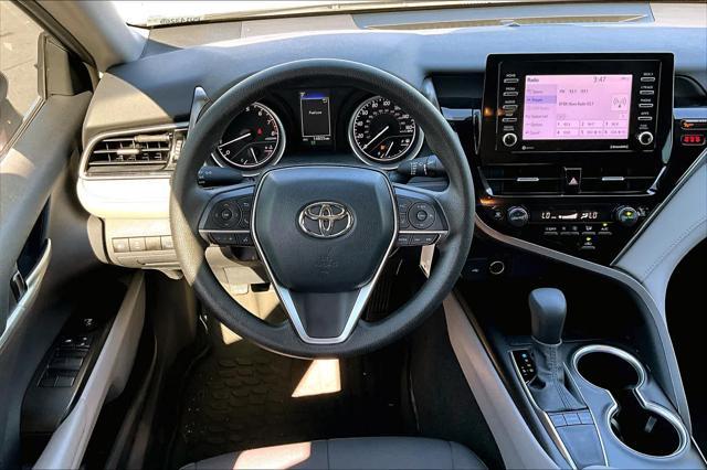 2023 toyota camry le
