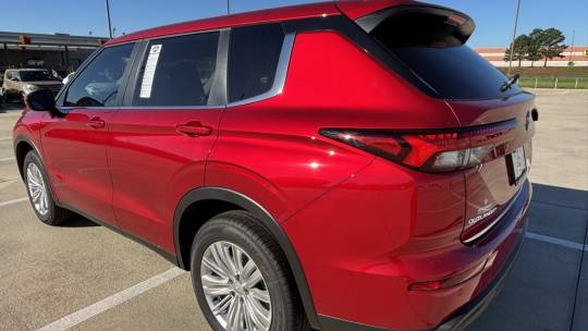 new 2024 mitsubishi outlander es fwd