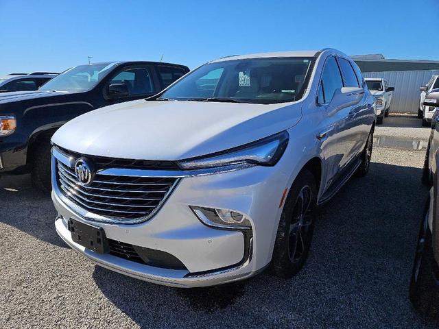 2022 buick enclave essence