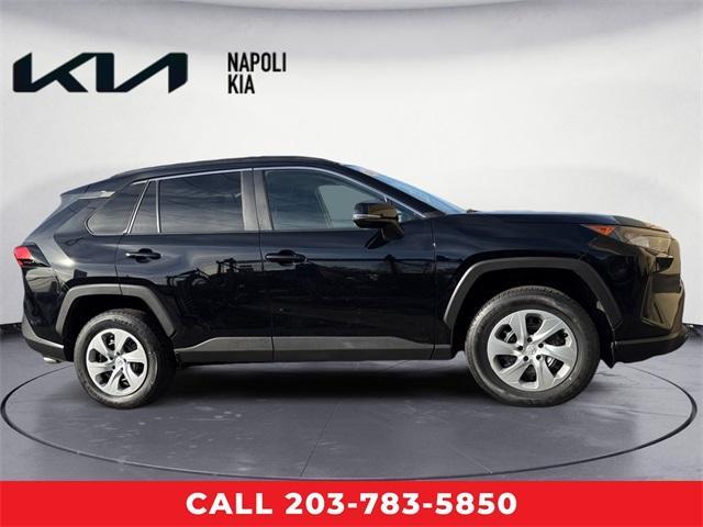 2021 toyota rav4 le