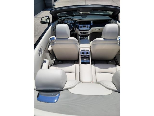 2017 rolls-royce dawn base