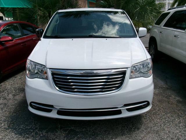 2016 chrysler town & country touring