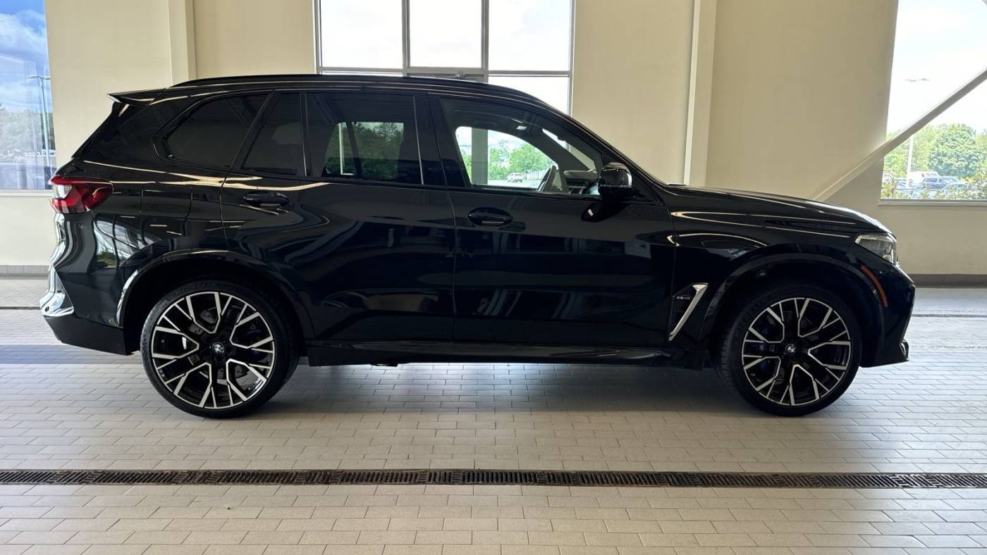 2022 bmw x5 m base