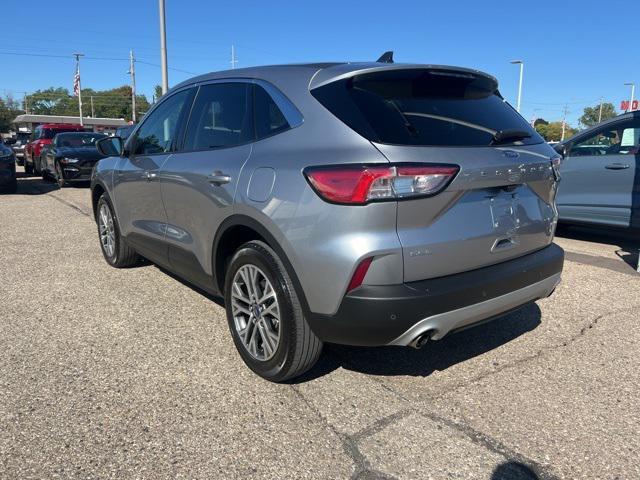 2022 ford escape sel