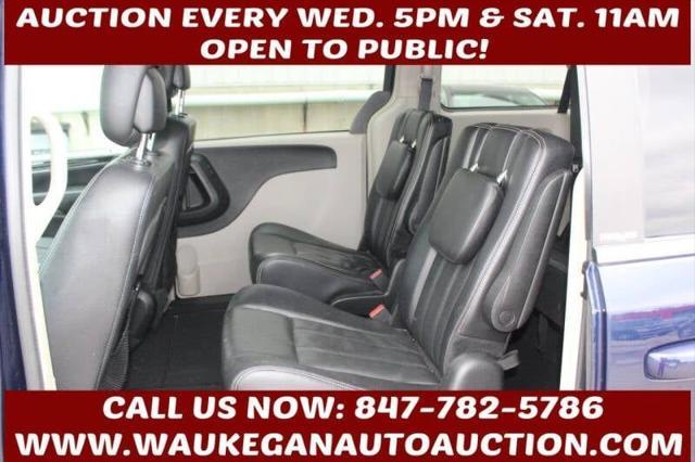 2013 chrysler town & country touring