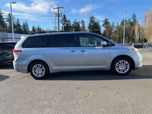 2011 toyota sienna xle
