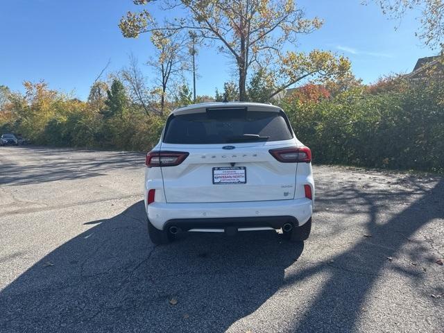2023 ford escape st-line select