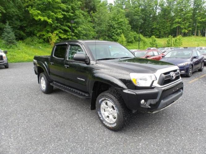 2015 toyota tacoma v6 4x4 v6 4dr double cab 5.0 ft sb 5a for sale in bennington, vermont