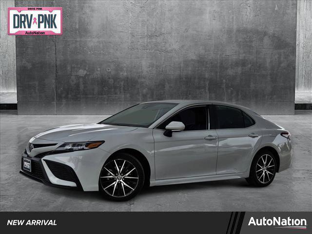 2022 toyota camry se