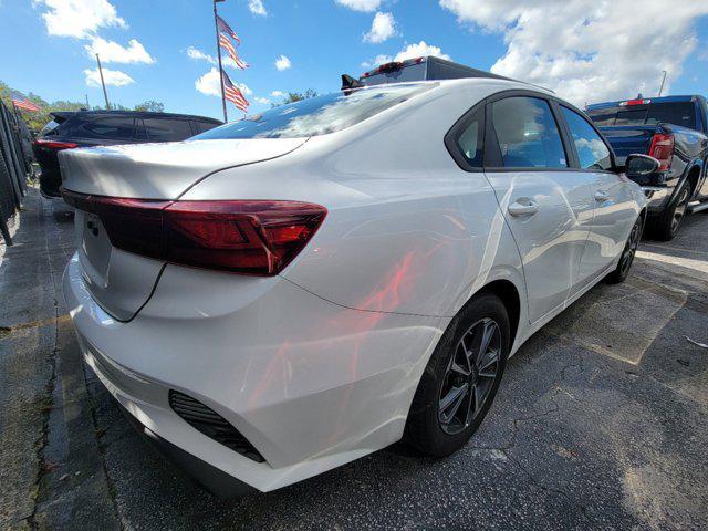 2023 kia forte lxs