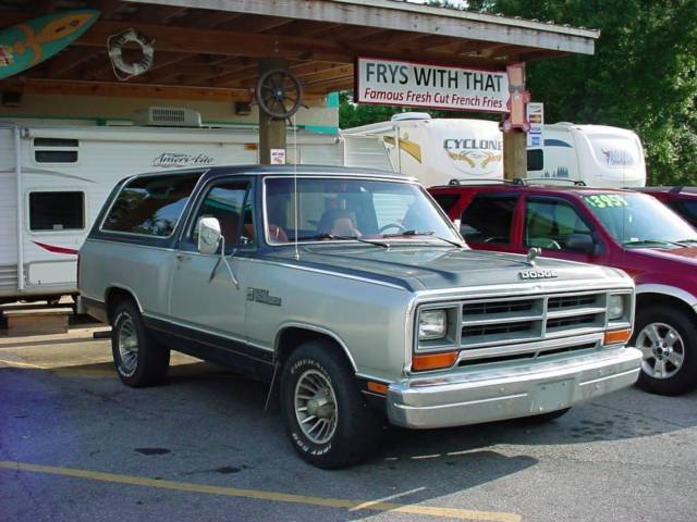 1987 dodge ramcharger 61k original miles runs excellent cold a/c