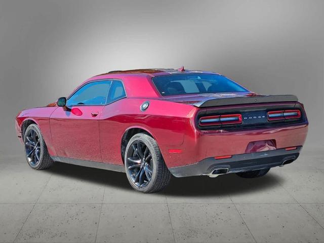 2018 dodge challenger sxt