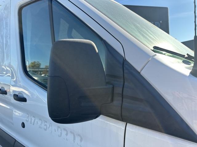 2017 ford transit-250 148 wb medium roof cargo