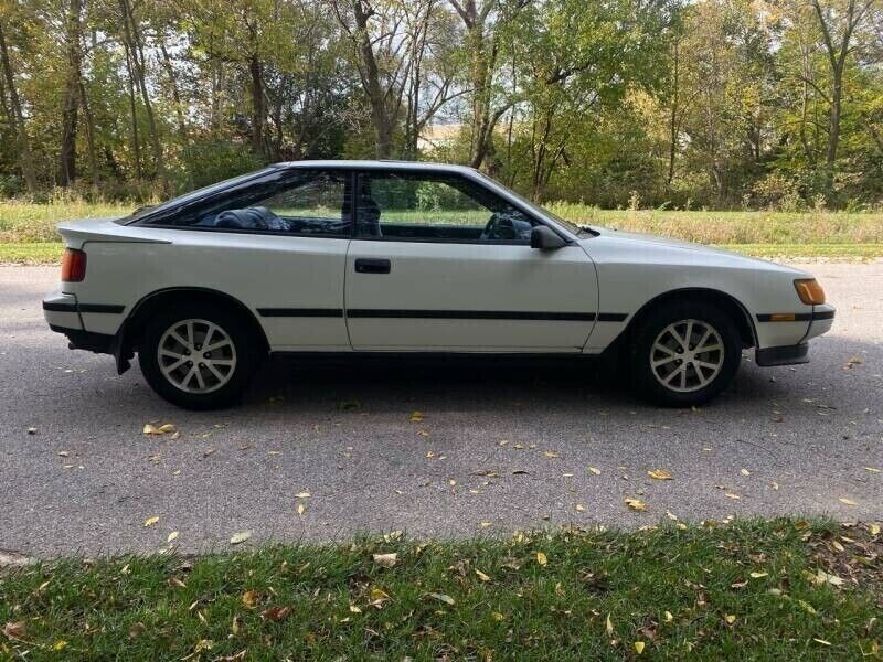 1986 toyota celica gts 5 speed hatchback loaded 42 mpg 2.0l super clean car fax!