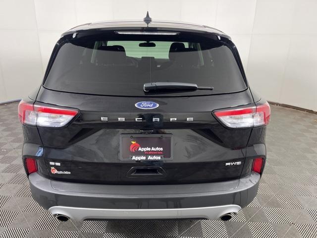 2022 ford escape se