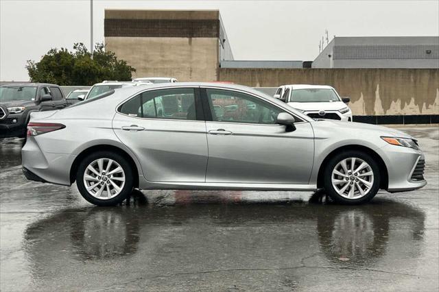 2023 toyota camry le