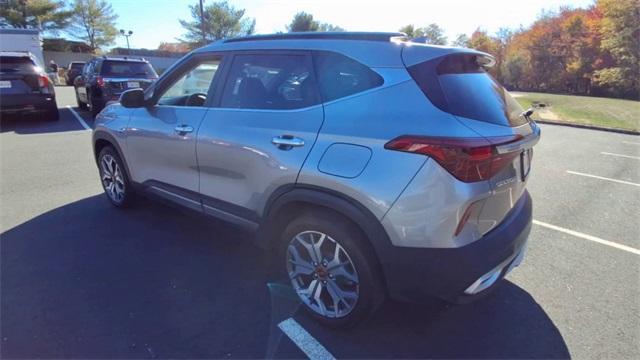 2021 kia seltos sx