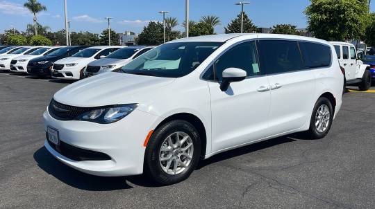 2022 Chrysler Voyager