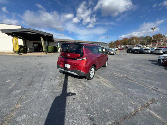 2023 kia soul lx