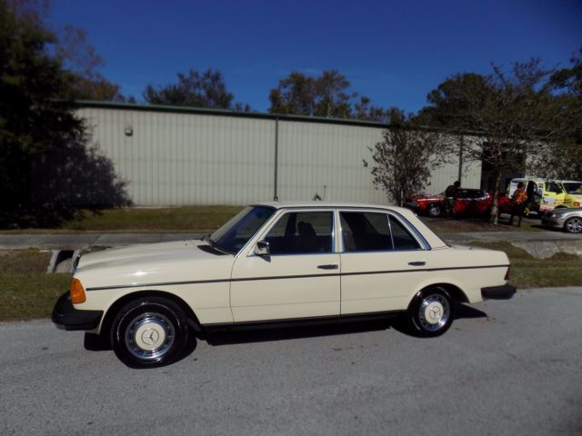 1977 mercedes 240 d 2 owner car since new only 62 k miles highly detailed engine