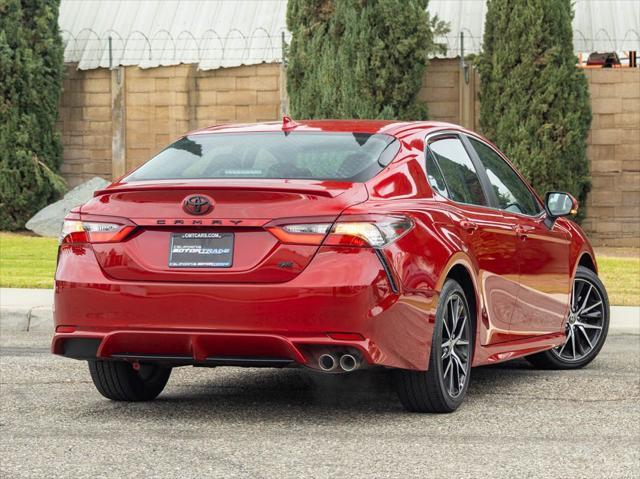 2022 toyota camry se