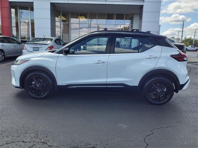 2023 nissan kicks sr