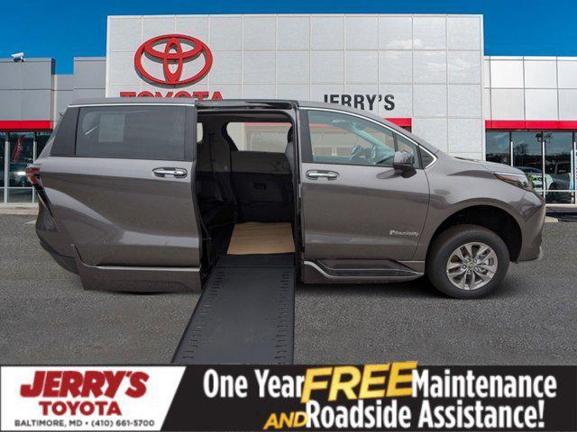 2024 toyota sienna xle 8 passenger