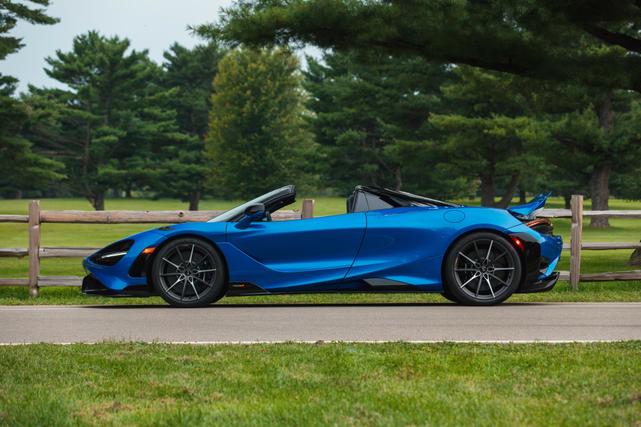 2022 mclaren 765lt base