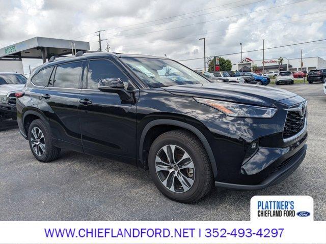 2022 toyota highlander xle